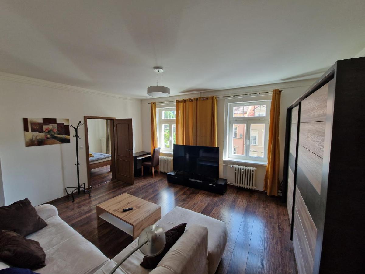 Apartmán 63m2 s balkonem v lázeňském centru Karlovy Vary Exterior foto