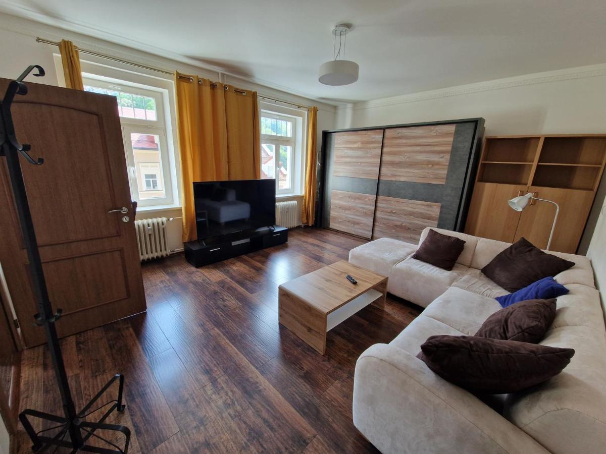Apartmán 63m2 s balkonem v lázeňském centru Karlovy Vary Exterior foto